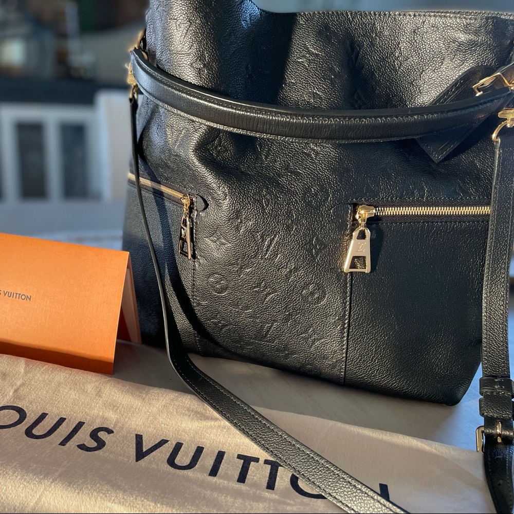 Louis Vuitton- Emperiente Hobo (noir)